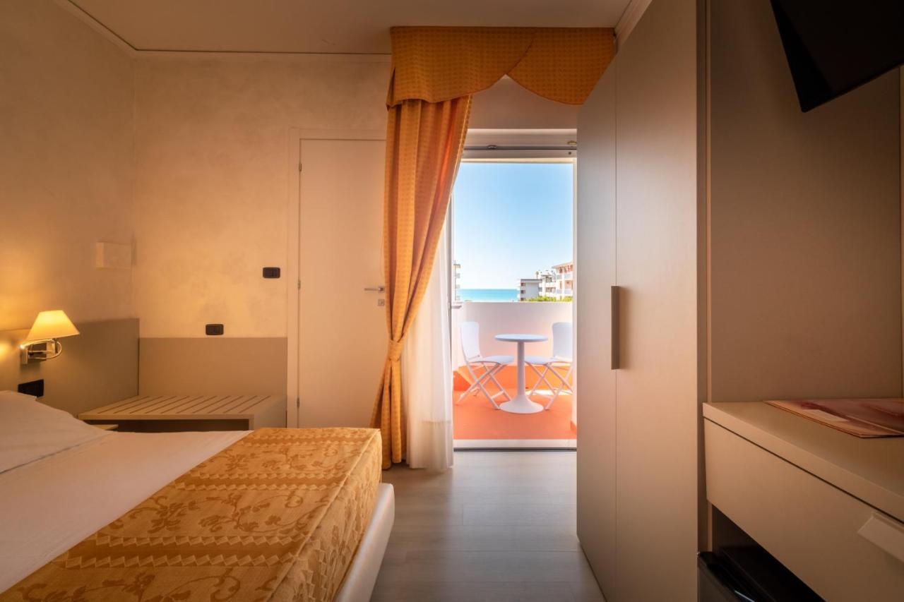 Continental B&B City Hotel Bibione Extérieur photo